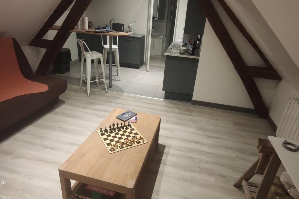 Appartement De Charme La Croix-Saint-Ouen Екстериор снимка